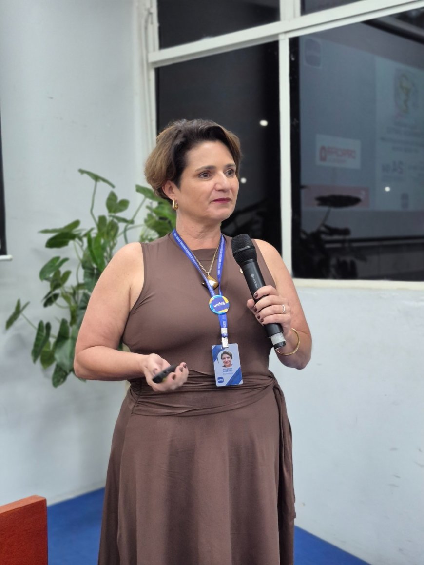 Noite de palestra e homenagens no Unifeg