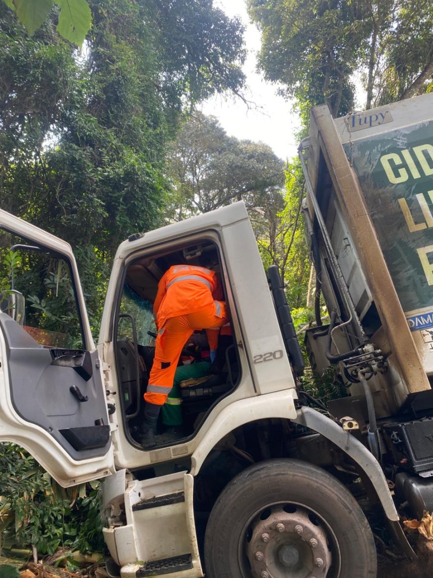 Caminhão de lixo perde freios e mobiliza equipes de emergência em cidade do Sul de Minas