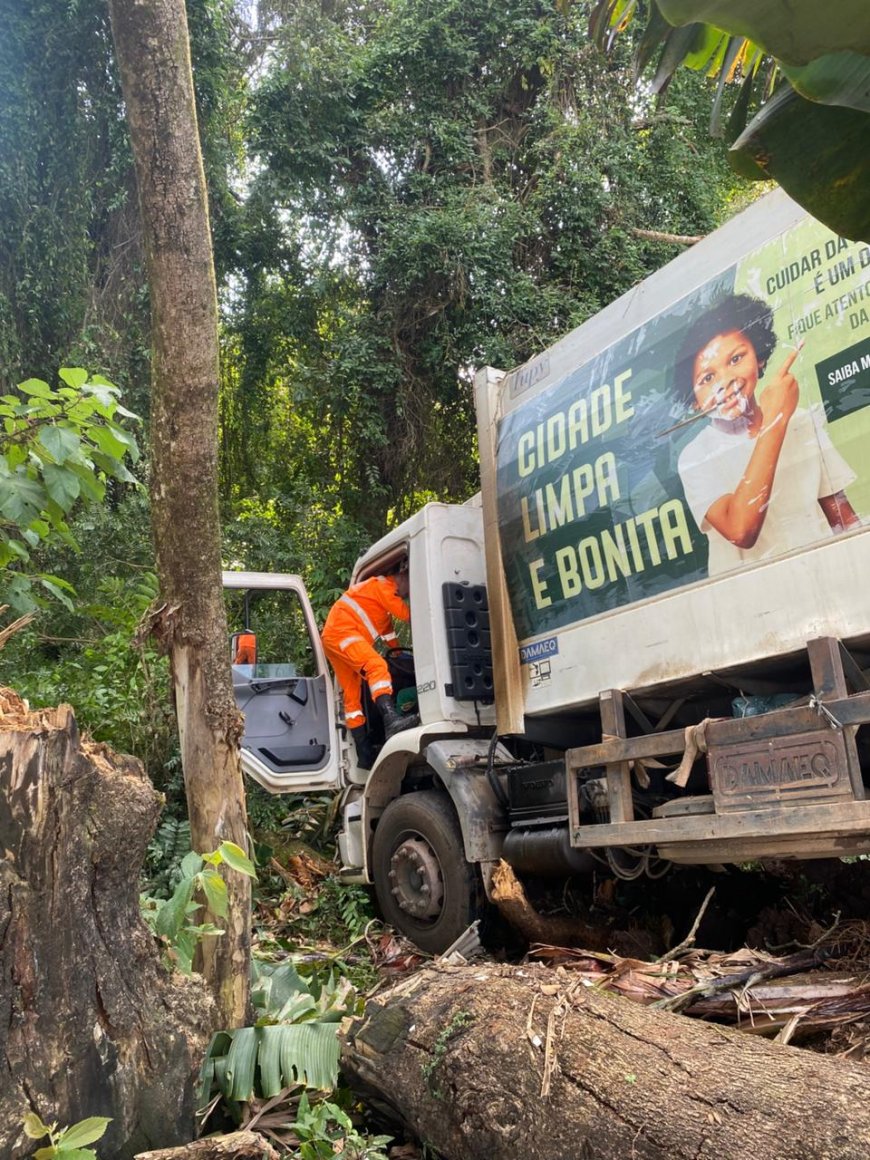 Caminhão de lixo perde freios e mobiliza equipes de emergência em cidade do Sul de Minas