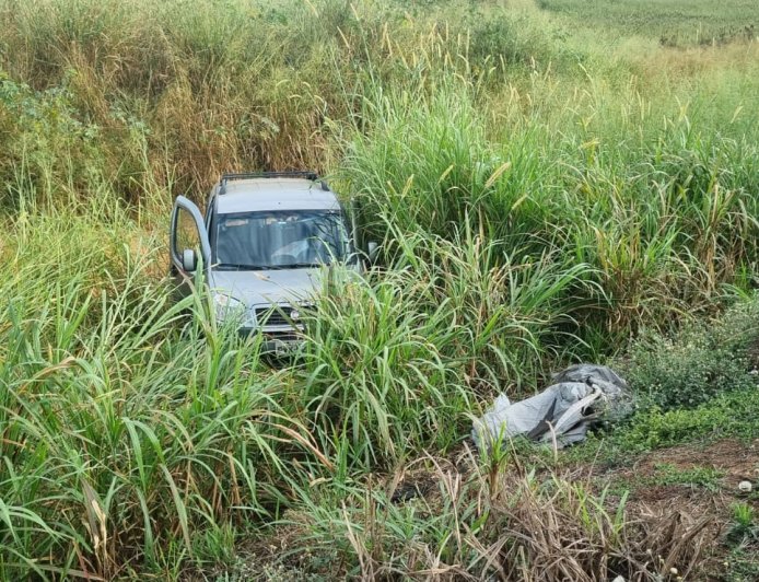 Motorista fica ferido ao desviar de veículo e cair em barranco na MG-449, em Arceburgo