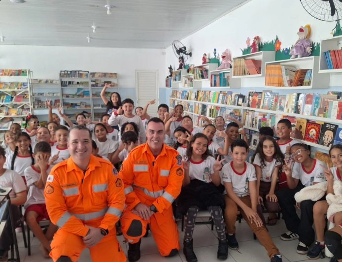 Através do projeto "Bombeiros nas Escolas", militares de Guaxupé realizam atividade educativa em escola de Guaranésia