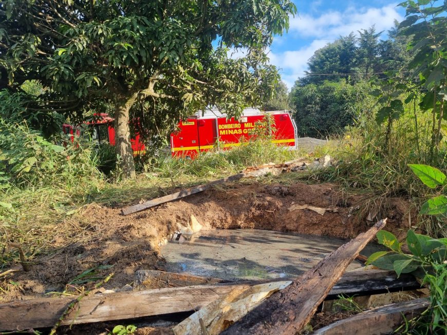 Bombeiros resgatam cavalo caído em fossa nas proximidades da BR-146