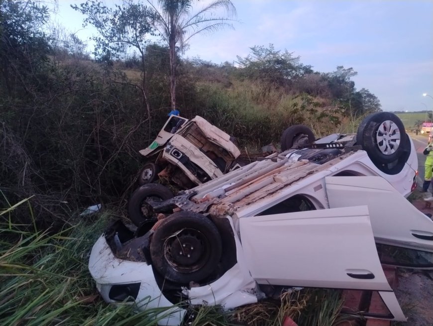 Condutor sofre mal súbito, invade a contramão de direção e bate em veículo na MGC-369