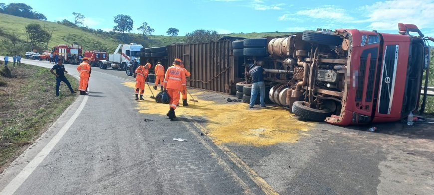 Grave colisão frontal entre caminhão e carreta deixa motoristas feridos em Conceição da Aparecida