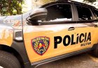 Condutor perde o controle do veículo e bate contra poste em Guaxupé