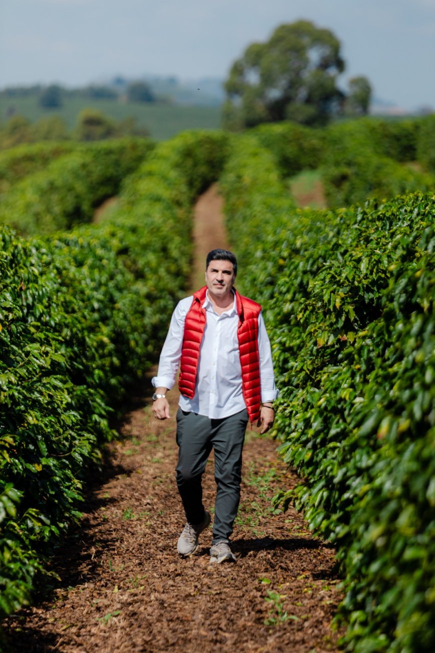 Edu Guedes visita a Cooxupé e conhece de perto a origem do Café Evolutto