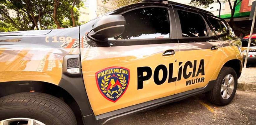 Condutor perde o controle do veículo e bate contra poste em Guaxupé