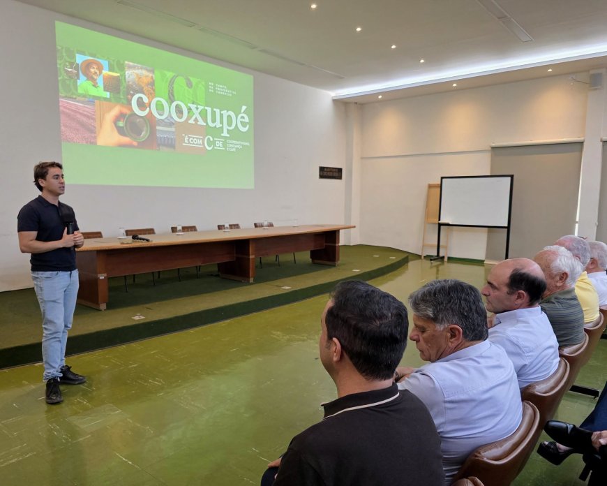 Deputado Federal Nikolas Ferreira visita a Cooxupé