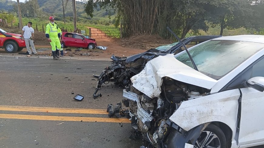 Colisão frontal deixa um morto e dois feridos na MGC-491, entre Areado e Alfenas