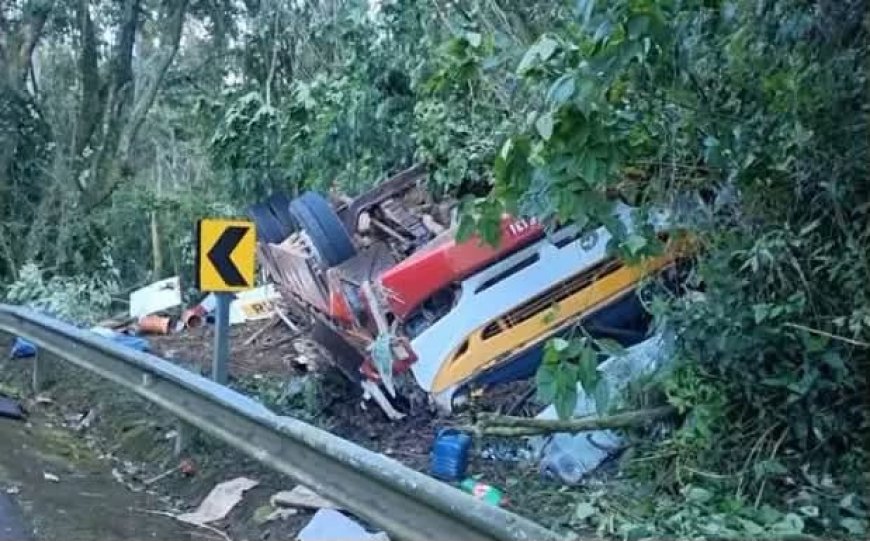 MTE investiga acidente com ônibus de trabalhadores rurais que deixou duas mulheres mortas entre Poços de Caldas e Águas da Prata