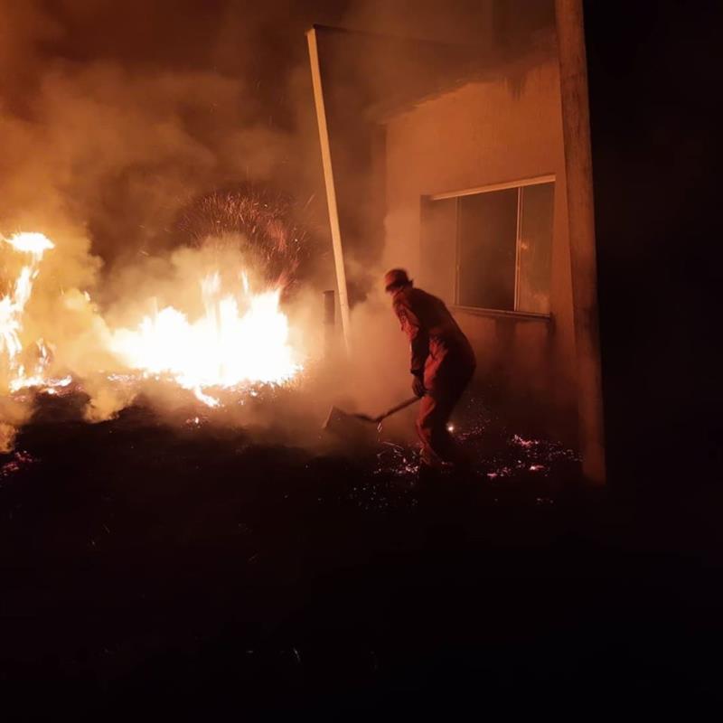 Ação rápida do Corpo de Bombeiros de Guaxupé evita maiores danos em incêndio na Destilaria Alvorada, em Guaranésia