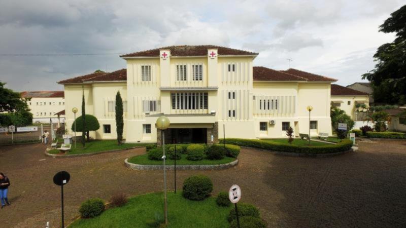 Após picos de internação por Covid-19, taxa de ocupação cai para 70% na Santa Casa de Guaxupé