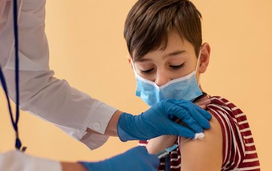 Minas distribui mais 298 mil imunizantes pediátricos contra covid-19 e Guaxupé receberá 659 doses