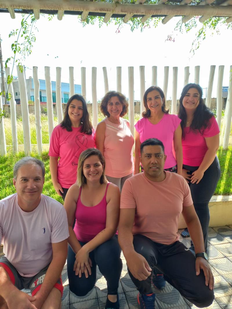Turma de Pilates do Clube Guaxupé participa do Pink Day 