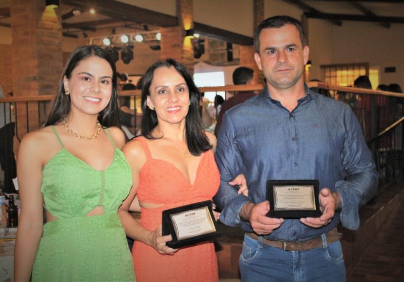 Prefeito de Juruaia recebe título de Personalidade do Ano em evento da Aciju 