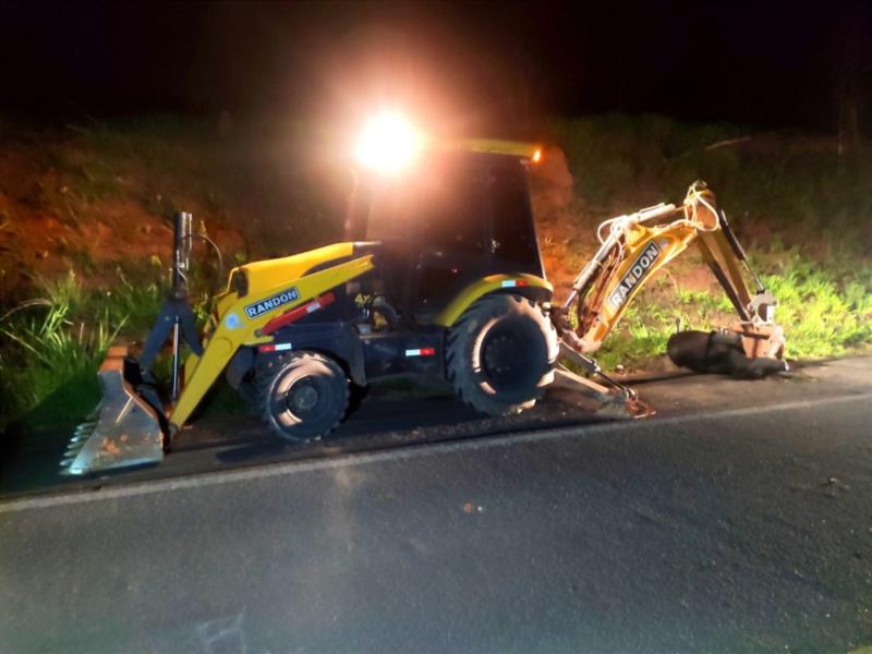 Animais na pista causam acidente na MG-449, em Arceburgo 