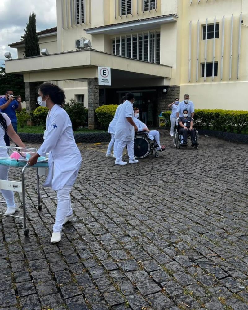 Em treinamento de emergência promovido pelos Bombeiros, 17 setores da Santa Casa de Guaxupé são evacuados  