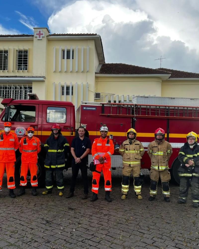 Em treinamento de emergência promovido pelos Bombeiros, 17 setores da Santa Casa de Guaxupé são evacuados  