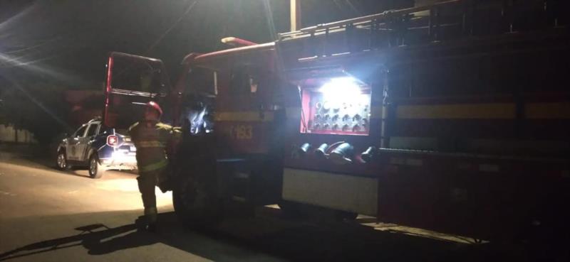 Em Guaxupé, bombeiros atendem ocorrência de incêndio supostamente criminoso em residência 