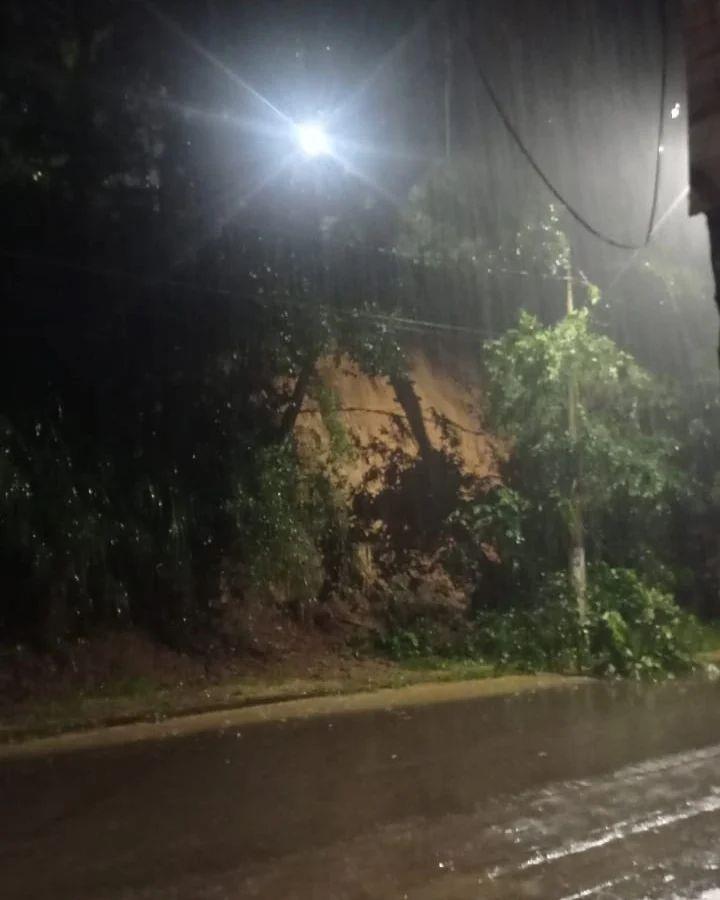 Grande volume de chuva causa transtornos em Guaxupé e região 