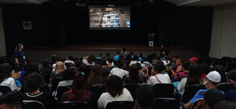 Mostra de cinema gratuita movimenta Teatro de Guaxupé