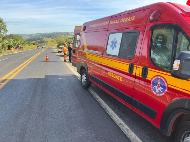 Veículo do CREA-MG se acidenta na BR-146, próximo a Muzambinho 