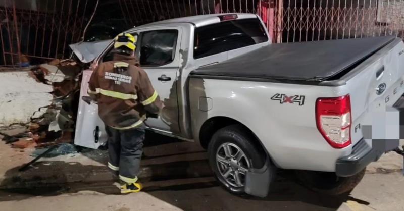 Guaxupeano de 42 anos morre ao bater caminhonete em parede de oficina mecânica 