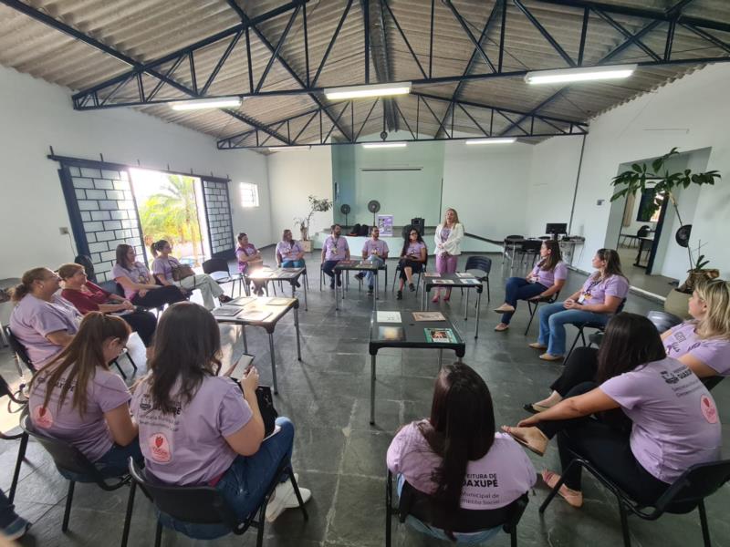Em Guaxupé, policiais civis participam de roda de conversa no Conselho Municipal dos Direitos da Mulher em alusão ao Agosto Lilás 