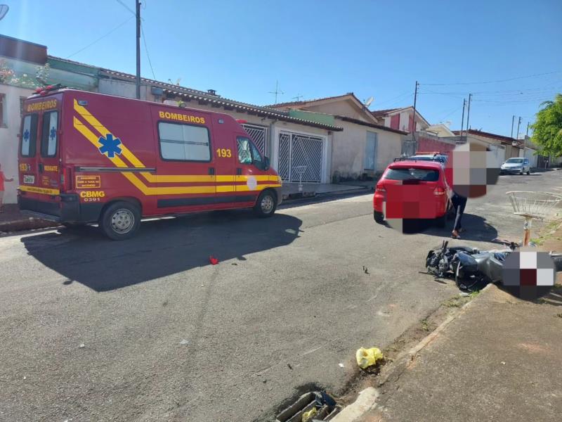 Em tarde "movimentada", bombeiros atenderam vítima de colisão e combateram incêndio em vegetação em Guaxupé 