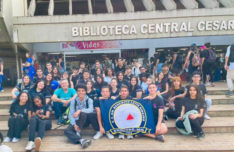 Alunos da Escola Estadual Dr. Benedito Leite Ribeiro vão até Campinas conhecer a Universidade de Portas Abertas 