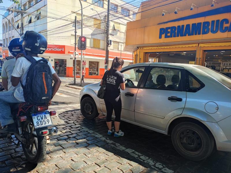 Polícia Civil participa de blitz pela prevenção do suicídio em Guaxupé 