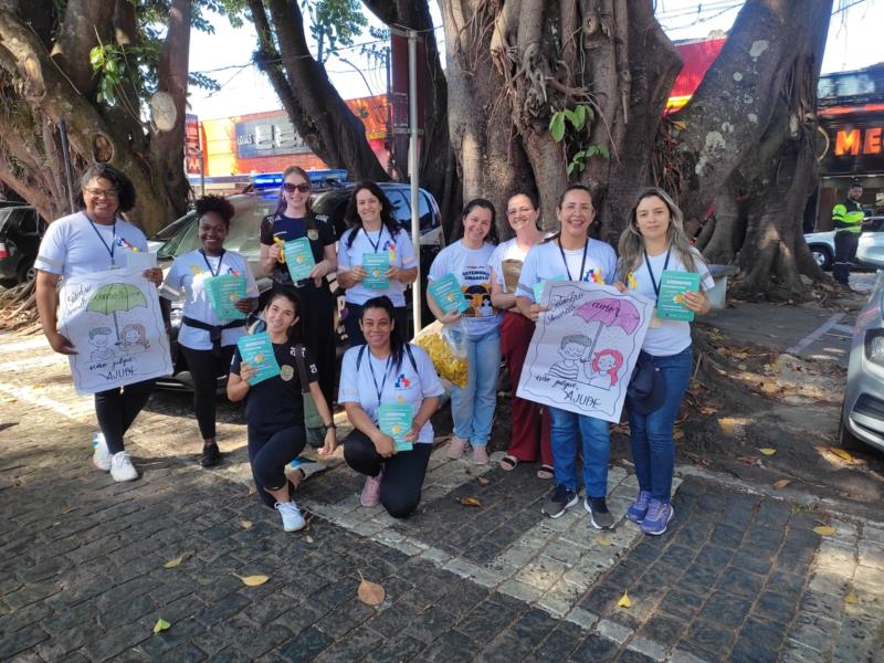 Polícia Civil participa de blitz pela prevenção do suicídio em Guaxupé 