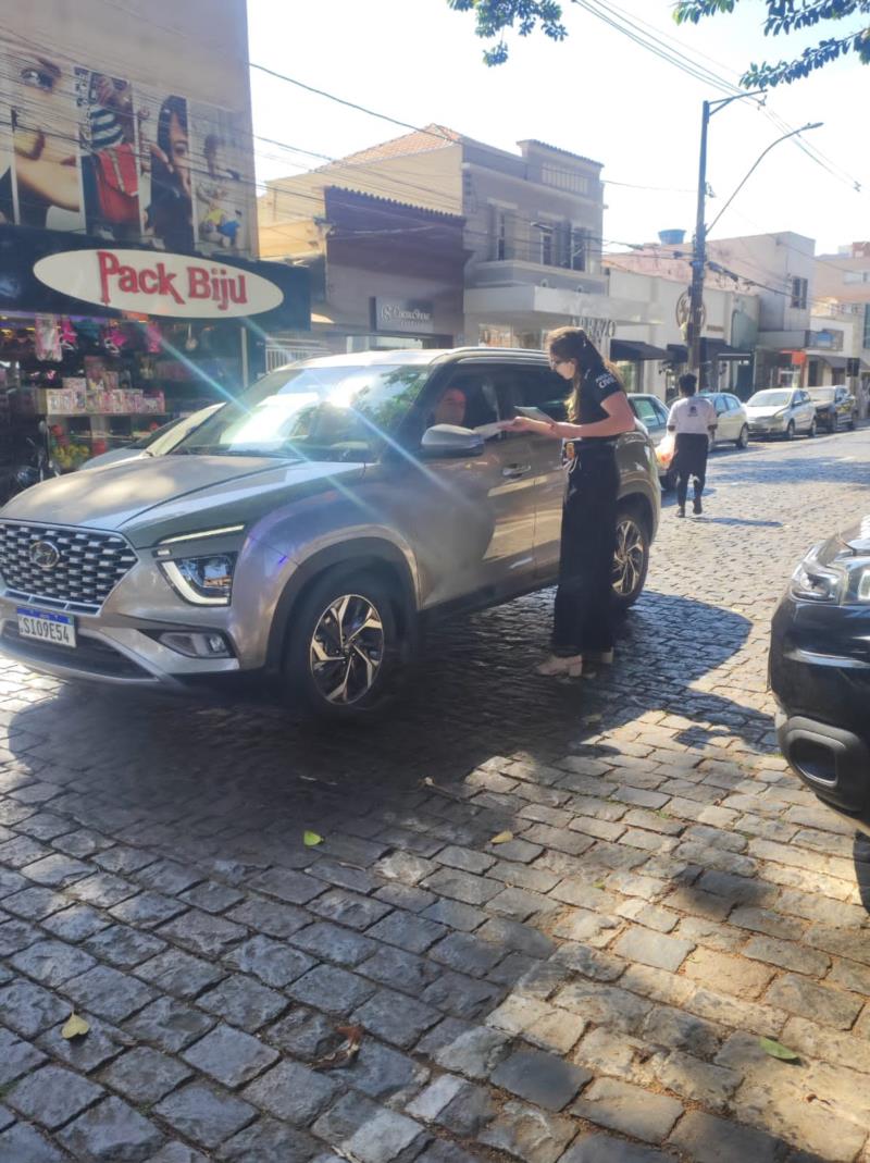 Polícia Civil participa de blitz pela prevenção do suicídio em Guaxupé 