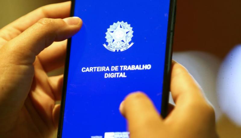 Caged: Comércio lidera geração de empregos nos pequenos negócios mineiros em novembro