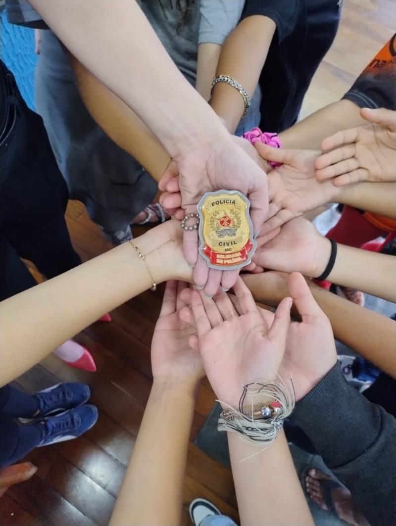 PC promove conscientização no Dia Nacional de Combate à Violência Doméstica e Familiar contra a Criança e o adolescente em Guaxupé 
