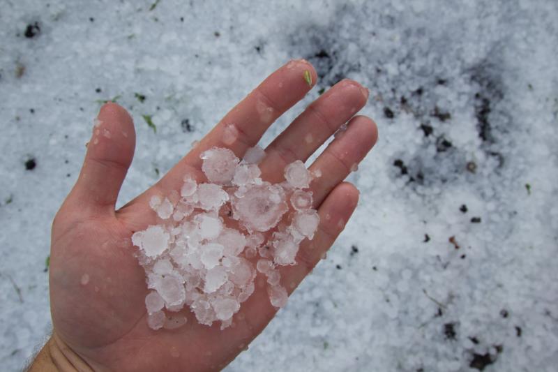 Tempestade de granizo atinge interior do estado e Defesa Civil emite alerta para o Sul de Minas