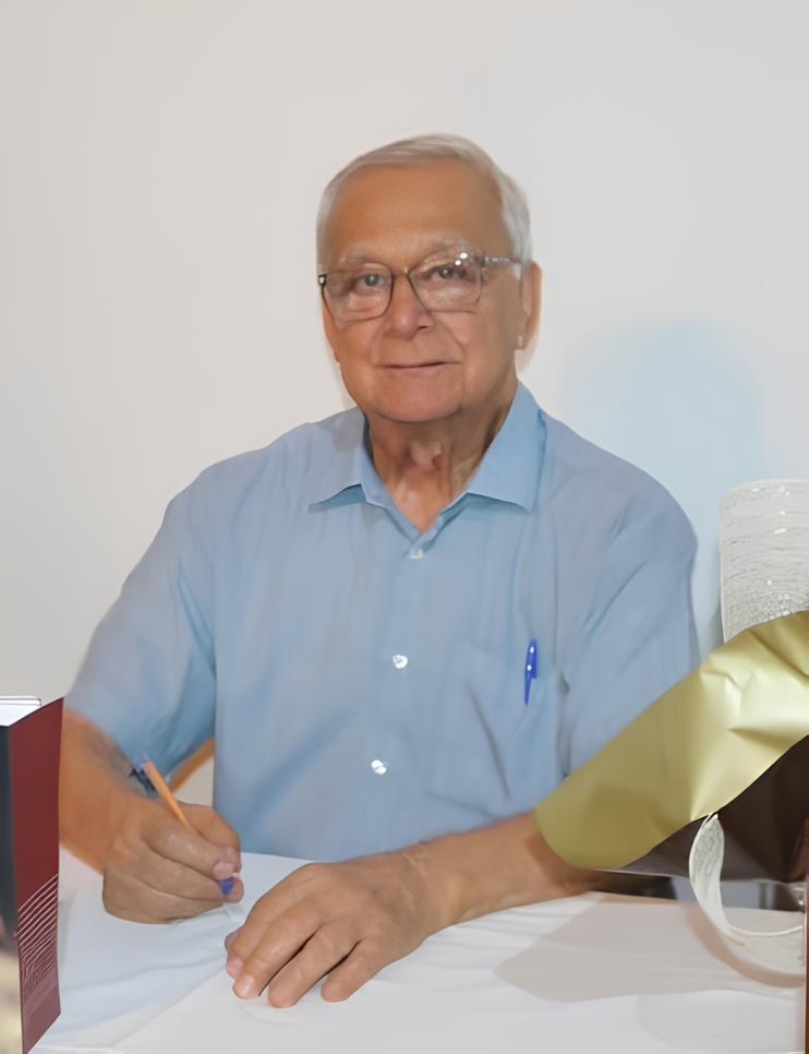 "Dançando no Labirinto", de Ailton Santos, será lançado no 2º Festival Literário de Muzambinho