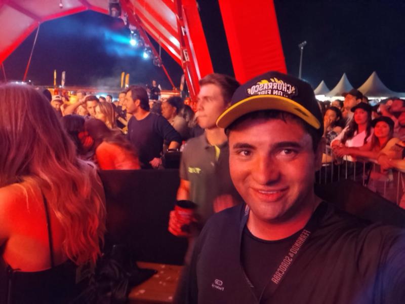 “Churrasco on Fire”, da dupla Fernando e Sorocaba, é feito por guaxupeano