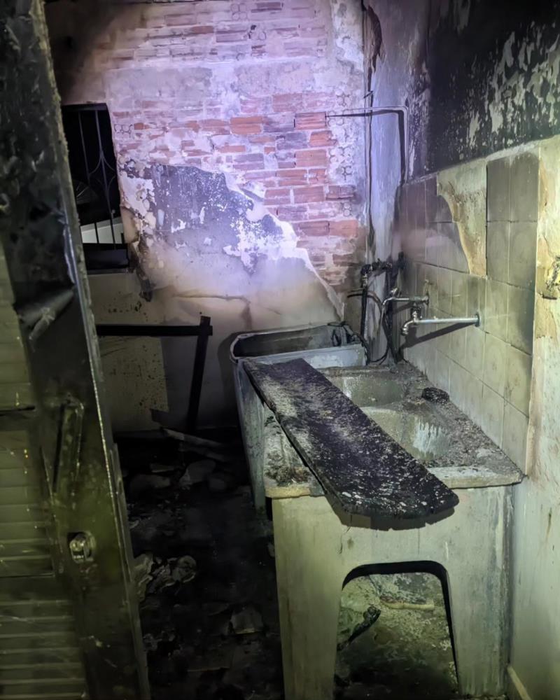 Princípio de incêndio em residência destrói churrasqueira e máquina de lavar em Guaranésia 