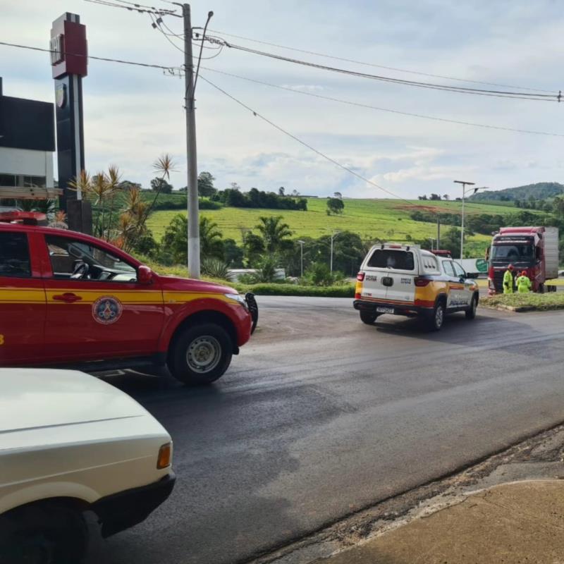 Guaxupeano morre em acidente entre caminhão e motocicleta no "Trevo da Vime", em Guaxupé 