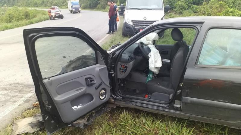 Acidente na BR-491, próximo a Monte Belo, deixa 15 pessoas feridas